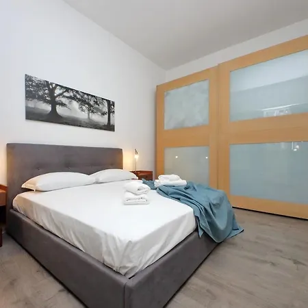 Piramide Charming Apartamento