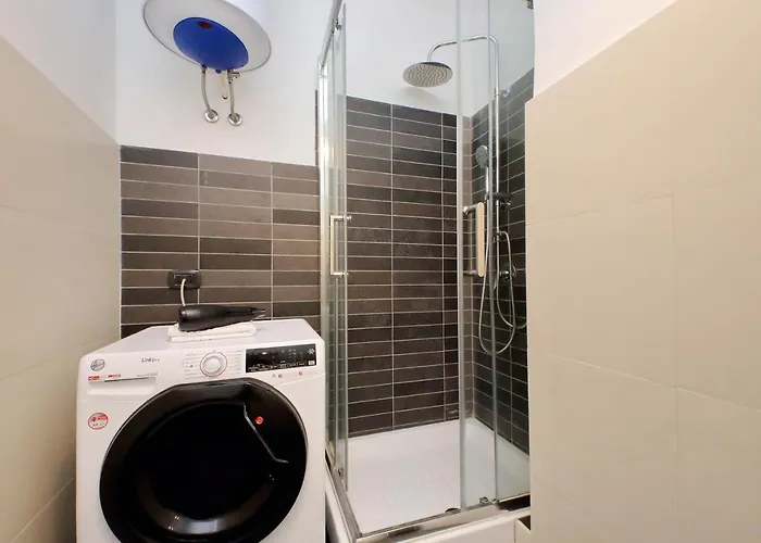 Piramide Charming Rom