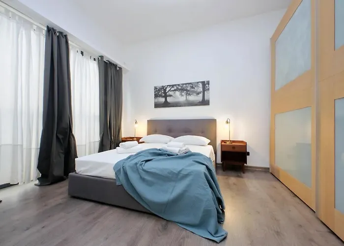 Piramide Charming * Rom